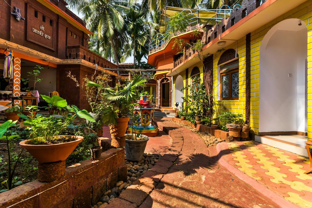 Oyo 2440 Palm Grove Hotel Vagator Exterior foto