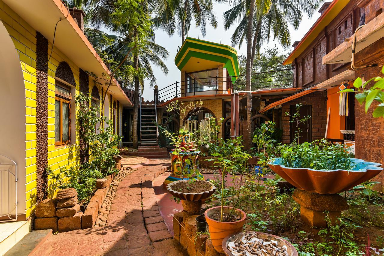 Oyo 2440 Palm Grove Hotel Vagator Exterior foto